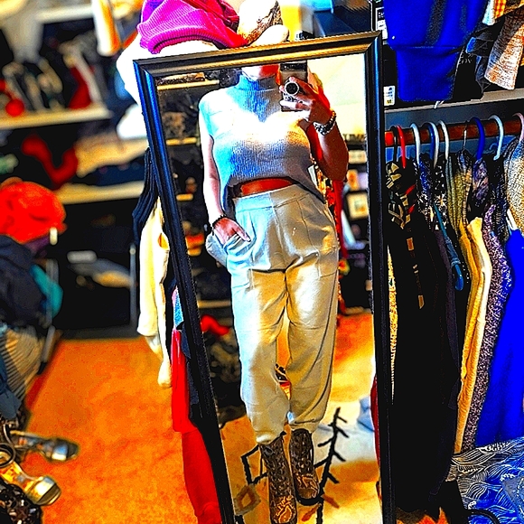 Check OUT CLOSET! FROM WHERE I POSH😉 CUTE OUTFIT🥰 - Picture 1 of 10